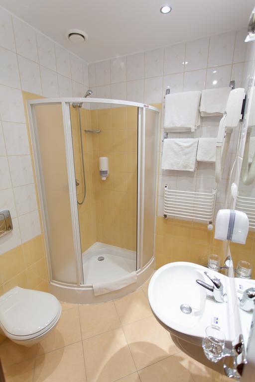 Hotel Twins II Warsaw Phòng bức ảnh