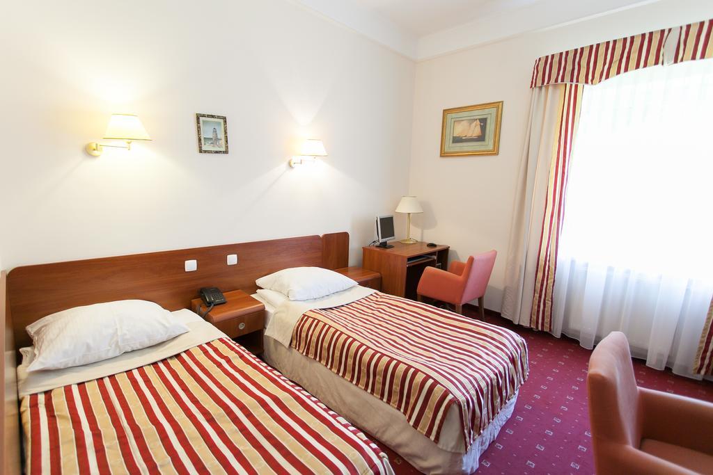 Hotel Twins II Warsaw Ngoại thất bức ảnh