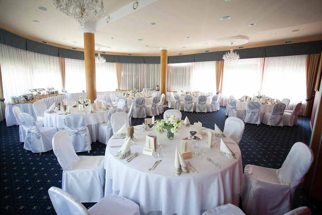 Hotel Twins II Warsaw Ngoại thất bức ảnh